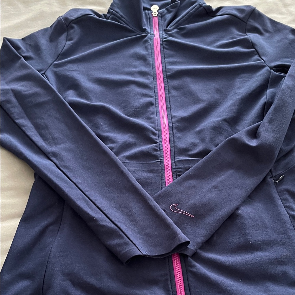 Nike Dri-Fit top - Picture 4 of 11